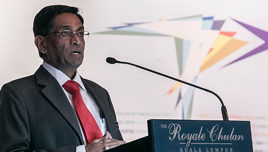  El doctor S Subramaniam, ministro de Sanidad de Malasia, en la IHRC 2015. Photograph © 2015 Ahmad Yusni/Harm Reduction International. 